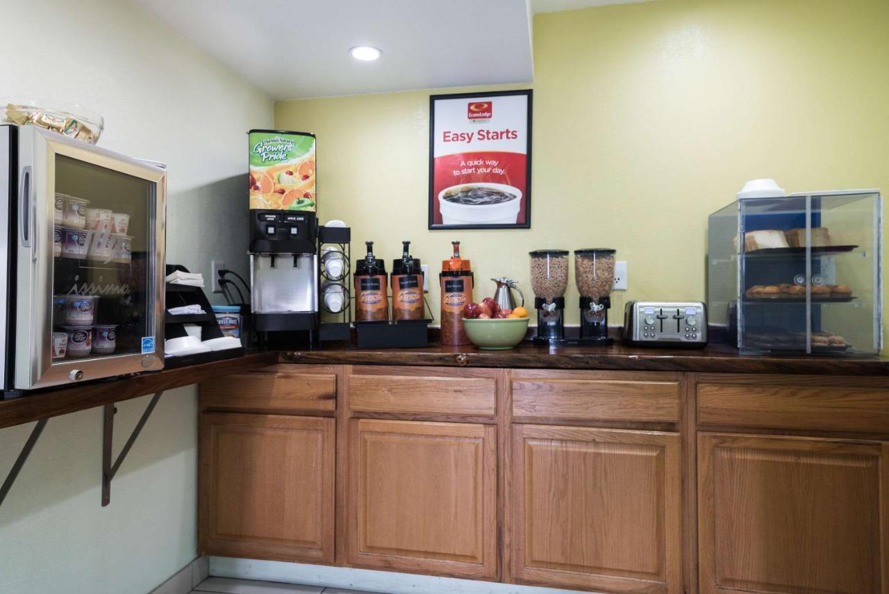 Econo Lodge Inn & Suites Williams - Grand Canyon Area Exteriör bild